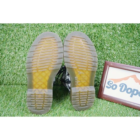 Dr. Martens Junior 1460 Space Hydro Leather Lace Up Boots - Kids Size 2 - Picture 6 of 7